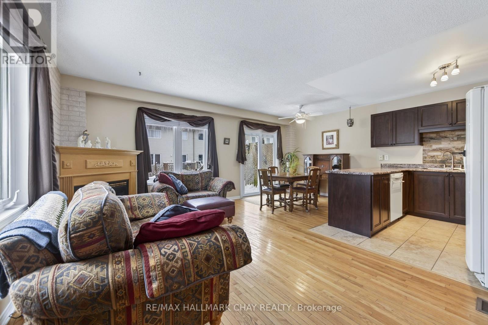 12 Parkside Crescent, Essa, Ontario  L3W 0L1 - Photo 6 - N12669546