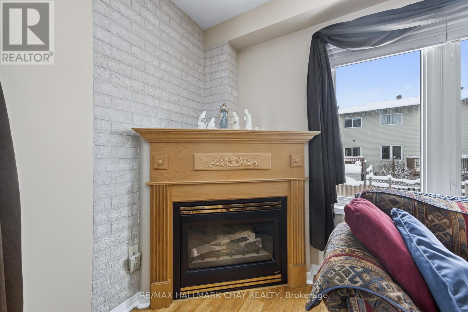 12 Parkside Crescent, Essa, Ontario  L3W 0L1 - Photo 9 - N12669546