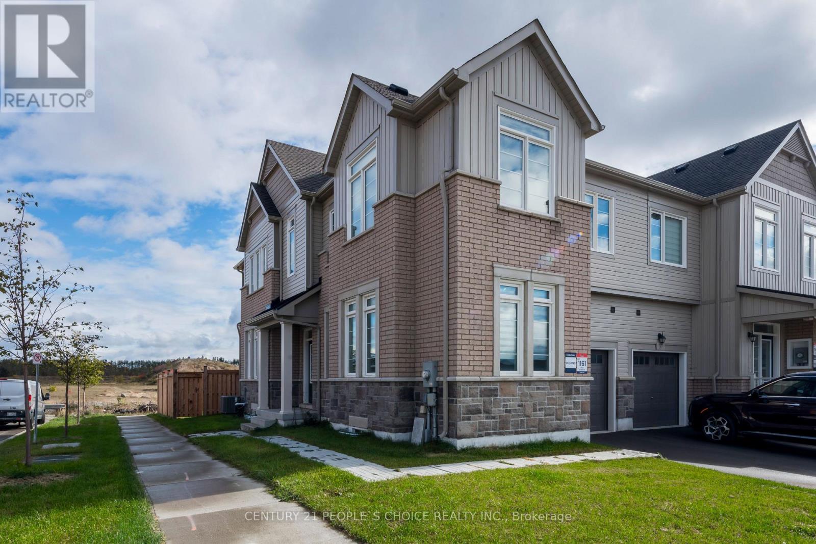 35 Greer Street, Barrie, Ontario  L9J 0R5 - Photo 2 - S12669396