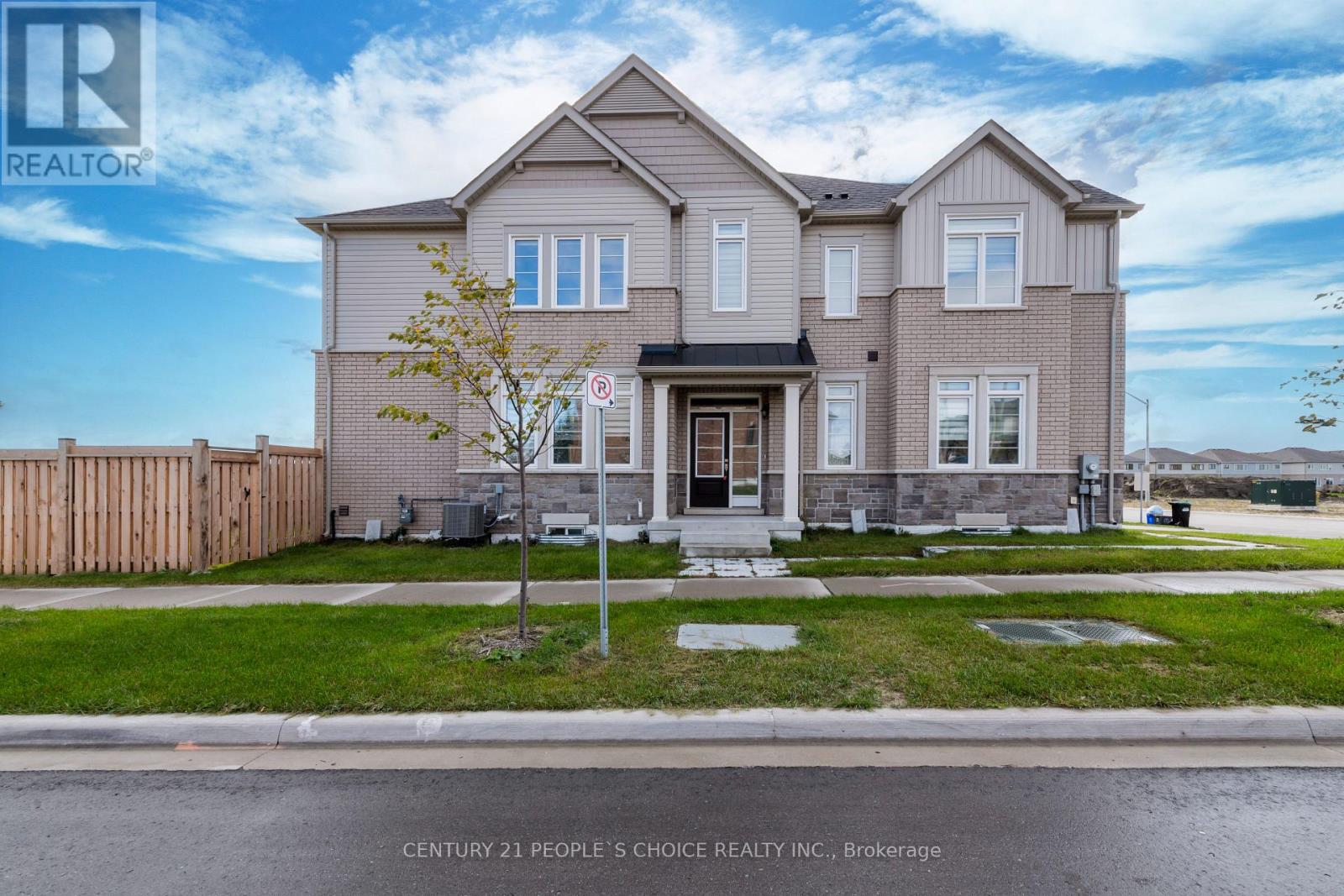 35 Greer Street, Barrie, Ontario  L9J 0R5 - Photo 3 - S12669396