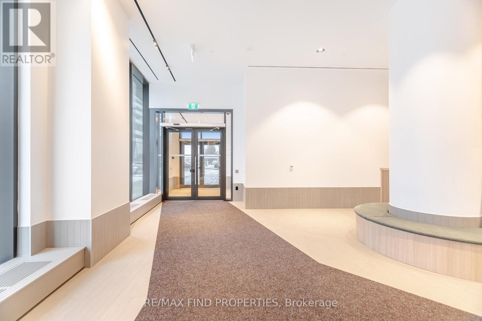 4208 - 395 Square One Drive, Mississauga, Ontario  L5B 0P6 - Photo 3 - W12666566