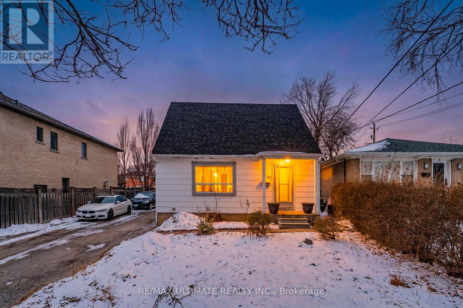 102 AURA LEA BOULEVARD, Toronto, Ontario