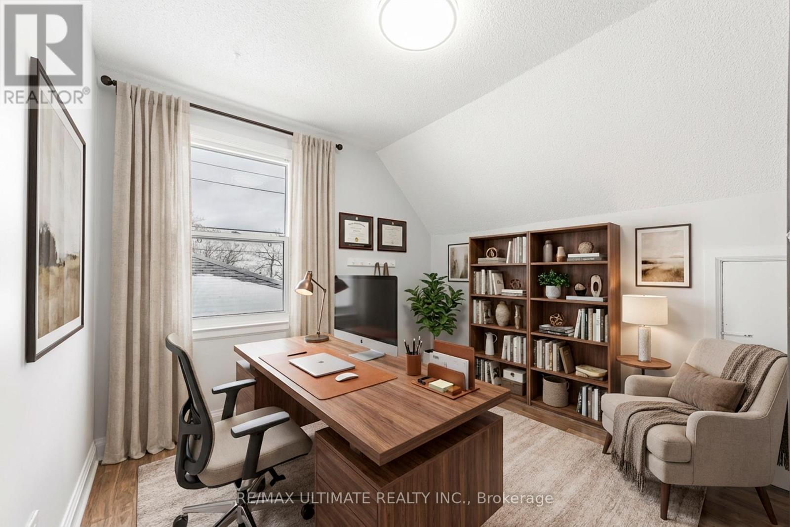 102 Aura Lea Boulevard, Toronto, Ontario  M9M 1K5 - Photo 23 - W12669332