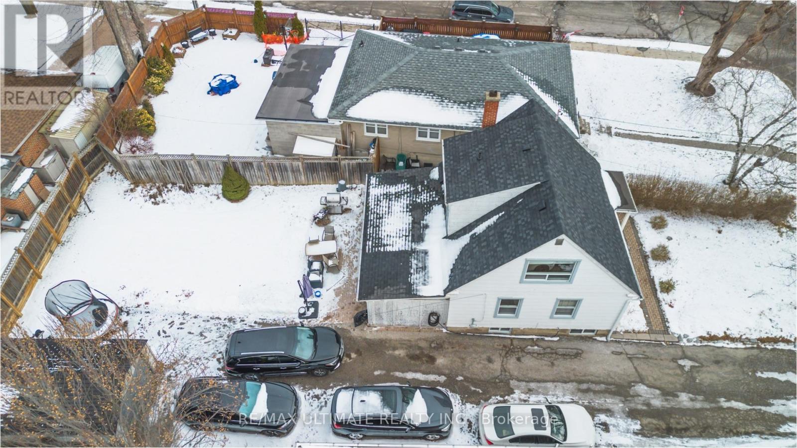 102 Aura Lea Boulevard, Toronto, Ontario  M9M 1K5 - Photo 41 - W12669332