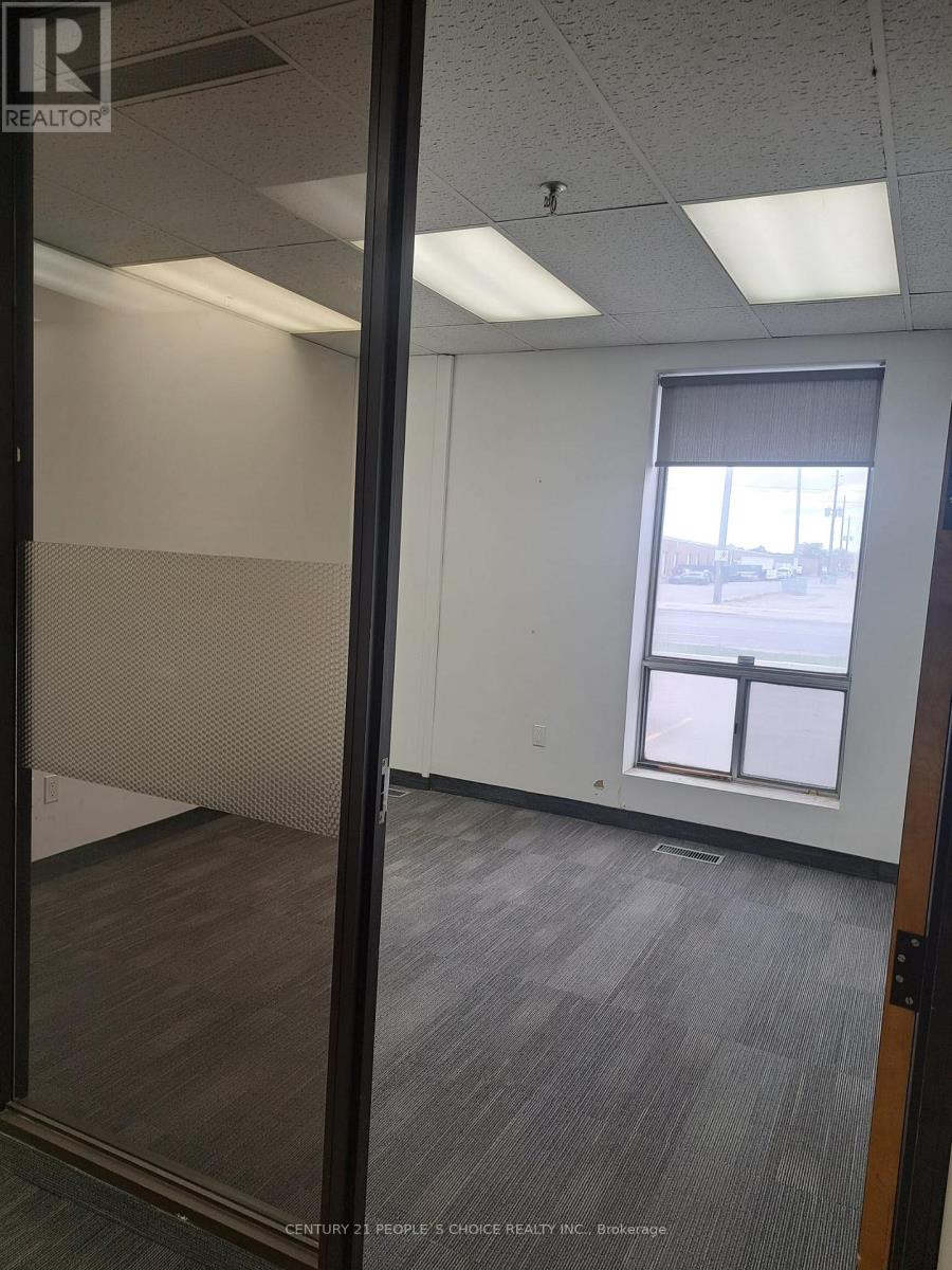 101 - 2465 Cawthra Road, Mississauga, Ontario  L5A 3P2 - Photo 2 - W12669334