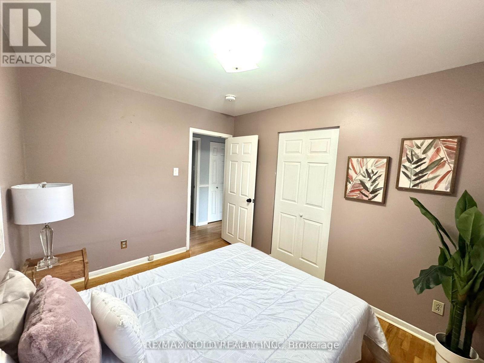 7 Addington Crescent, Brampton, Ontario  L6T 2R1 - Photo 10 - W12669348