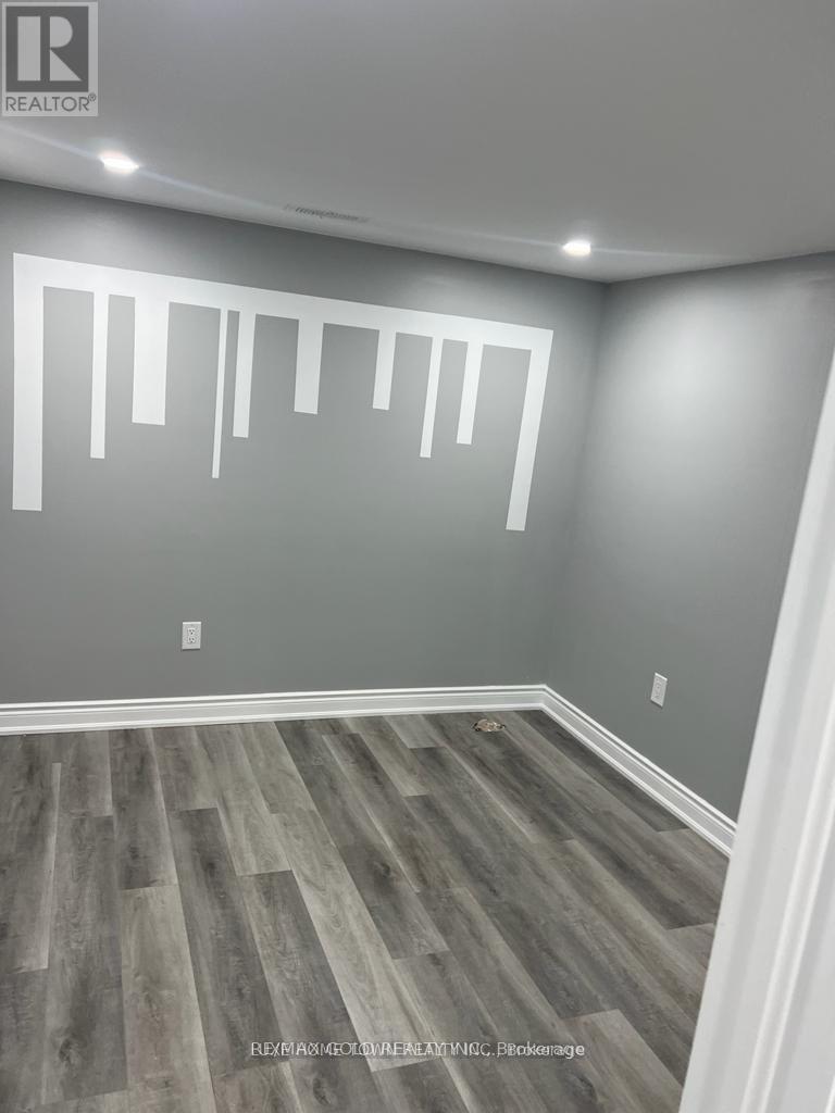 7 Addington Crescent, Brampton, Ontario  L6T 2R1 - Photo 11 - W12669348