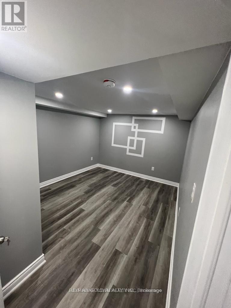 7 Addington Crescent, Brampton, Ontario  L6T 2R1 - Photo 12 - W12669348