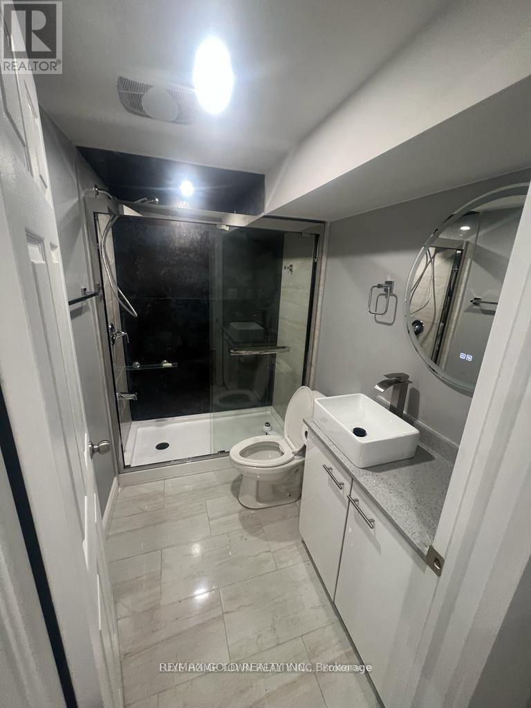 7 Addington Crescent, Brampton, Ontario  L6T 2R1 - Photo 16 - W12669348