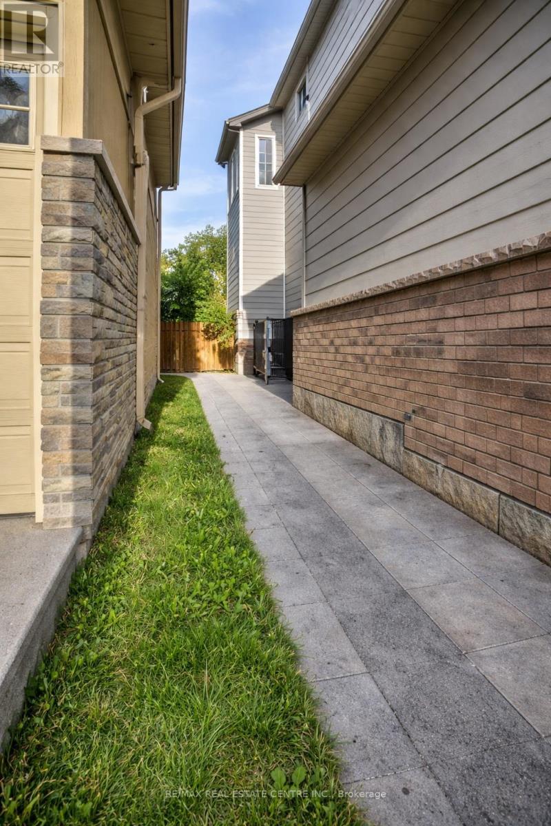 Basement - 230 Huntingford Gate, Milton, Ontario  L9T 0S4 - Photo 7 - W12669368