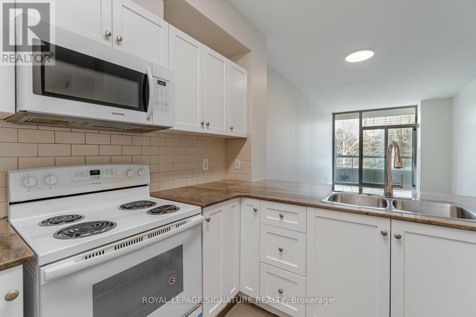 203 - 3504 Hurontario Street, Mississauga, Ontario  L5B 1P2 - Photo 11 - W12669376