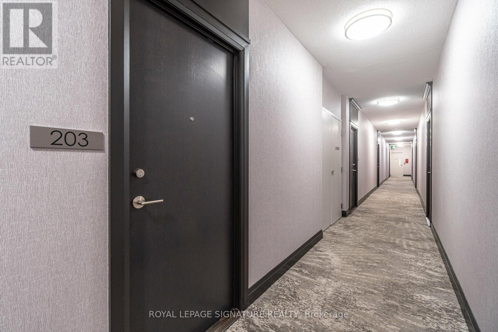 203 - 3504 Hurontario Street, Mississauga, Ontario  L5B 1P2 - Photo 3 - W12669376