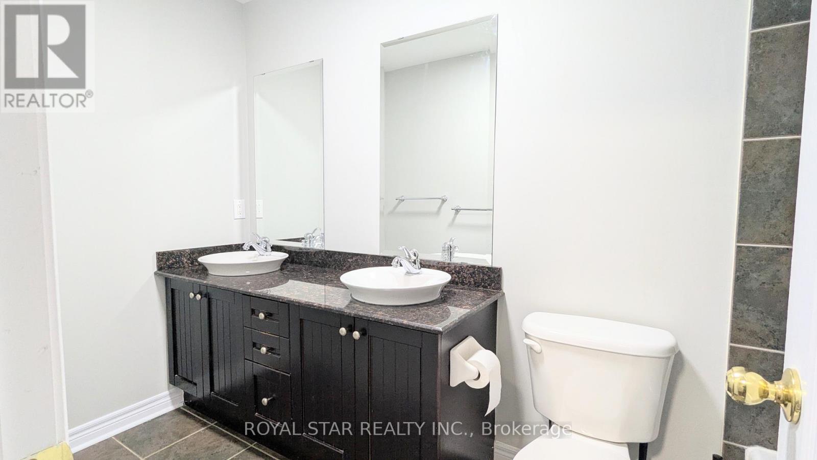 22 Market Garden Mews, Toronto, Ontario  M8Z 0A5 - Photo 10 - W12669384