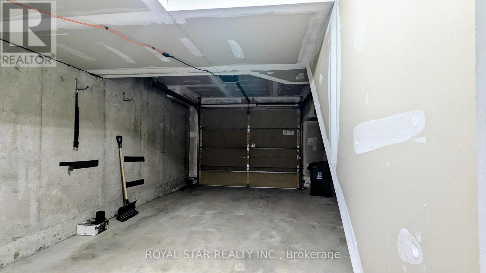 22 Market Garden Mews, Toronto, Ontario  M8Z 0A5 - Photo 20 - W12669384