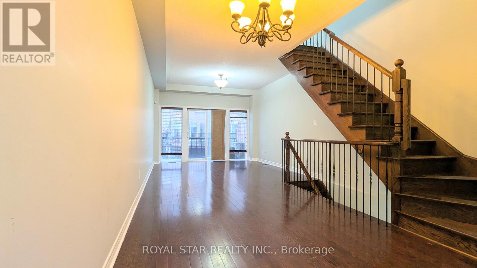 22 Market Garden Mews, Toronto, Ontario  M8Z 0A5 - Photo 5 - W12669384