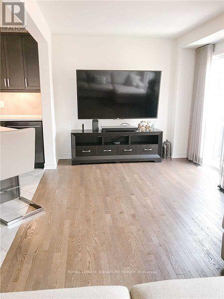 36 - 124 Parkinson Crescent, Orangeville, Ontario  L9W 3X6 - Photo 3 - W12669406