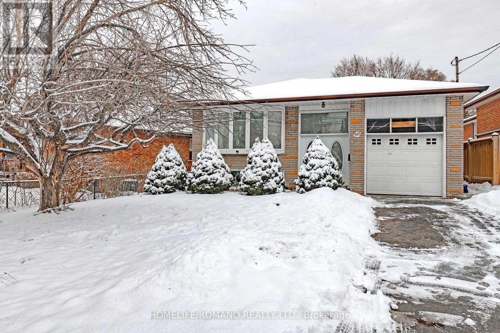 567 RUSTIC ROAD, Toronto, Ontario