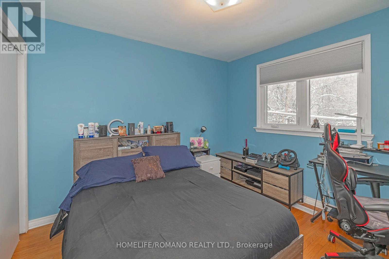 567 Rustic Road, Toronto, Ontario  M6L 1Y2 - Photo 14 - W12669434