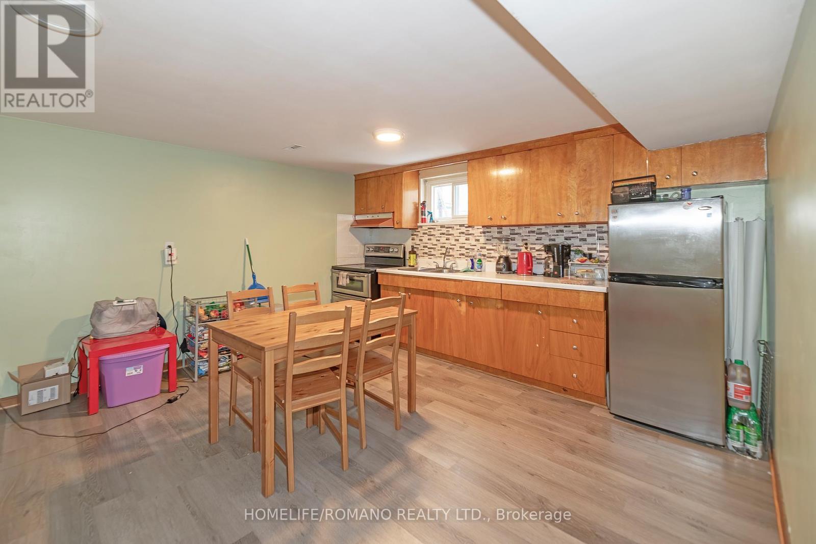 567 Rustic Road, Toronto, Ontario  M6L 1Y2 - Photo 19 - W12669434