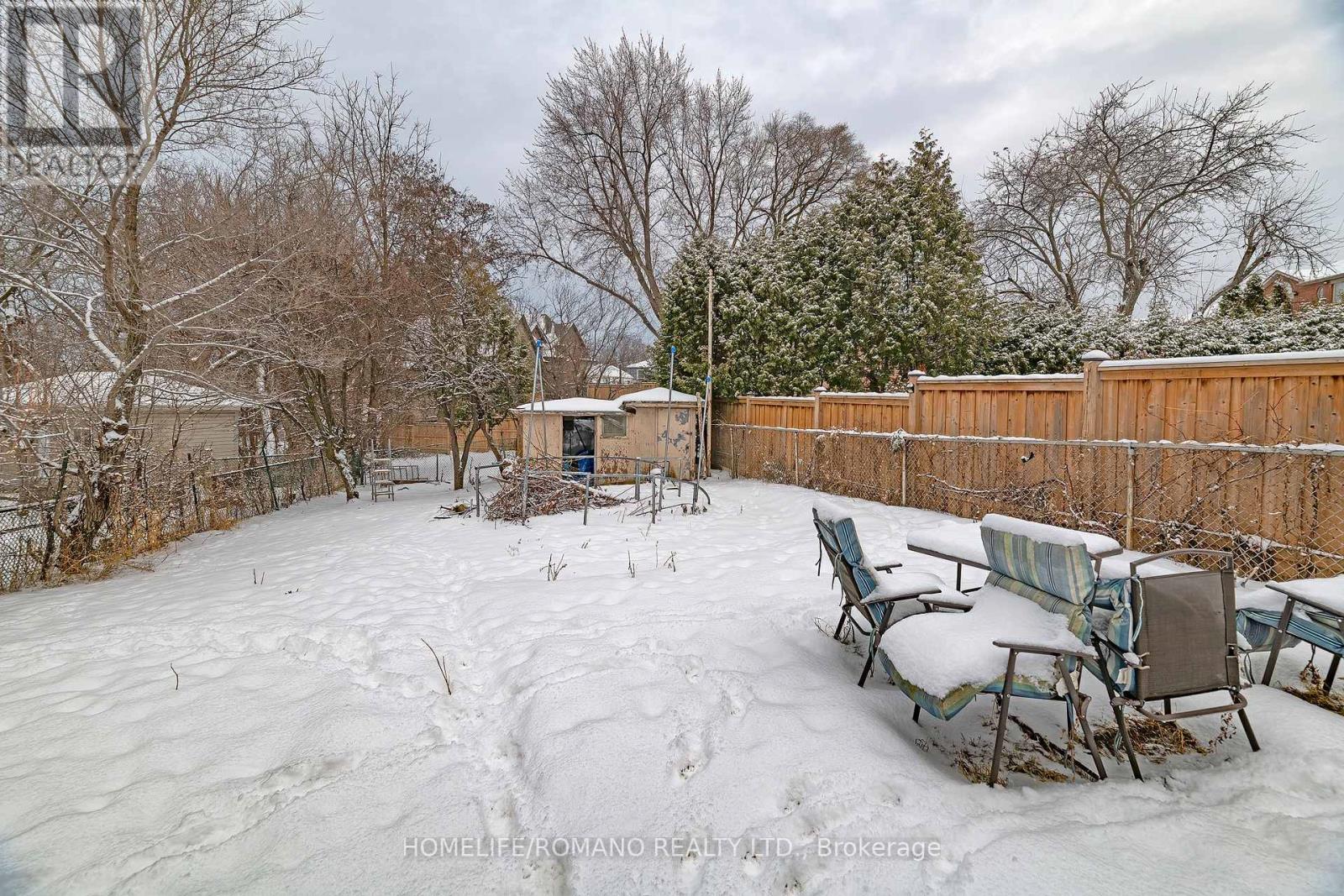 567 Rustic Road, Toronto, Ontario  M6L 1Y2 - Photo 24 - W12669434