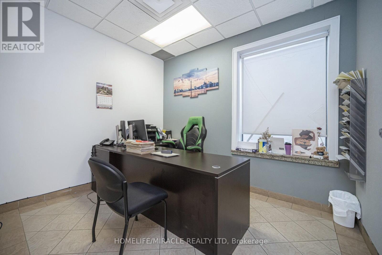 42 Stafford Drive, Brampton, Ontario  L6W 1L4 - Photo 14 - W12669454