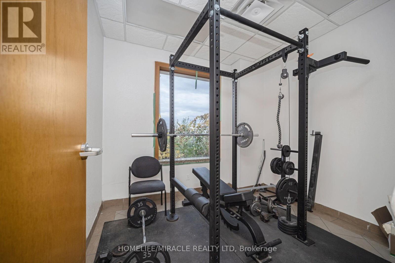 42 Stafford Drive, Brampton, Ontario  L6W 1L4 - Photo 15 - W12669454