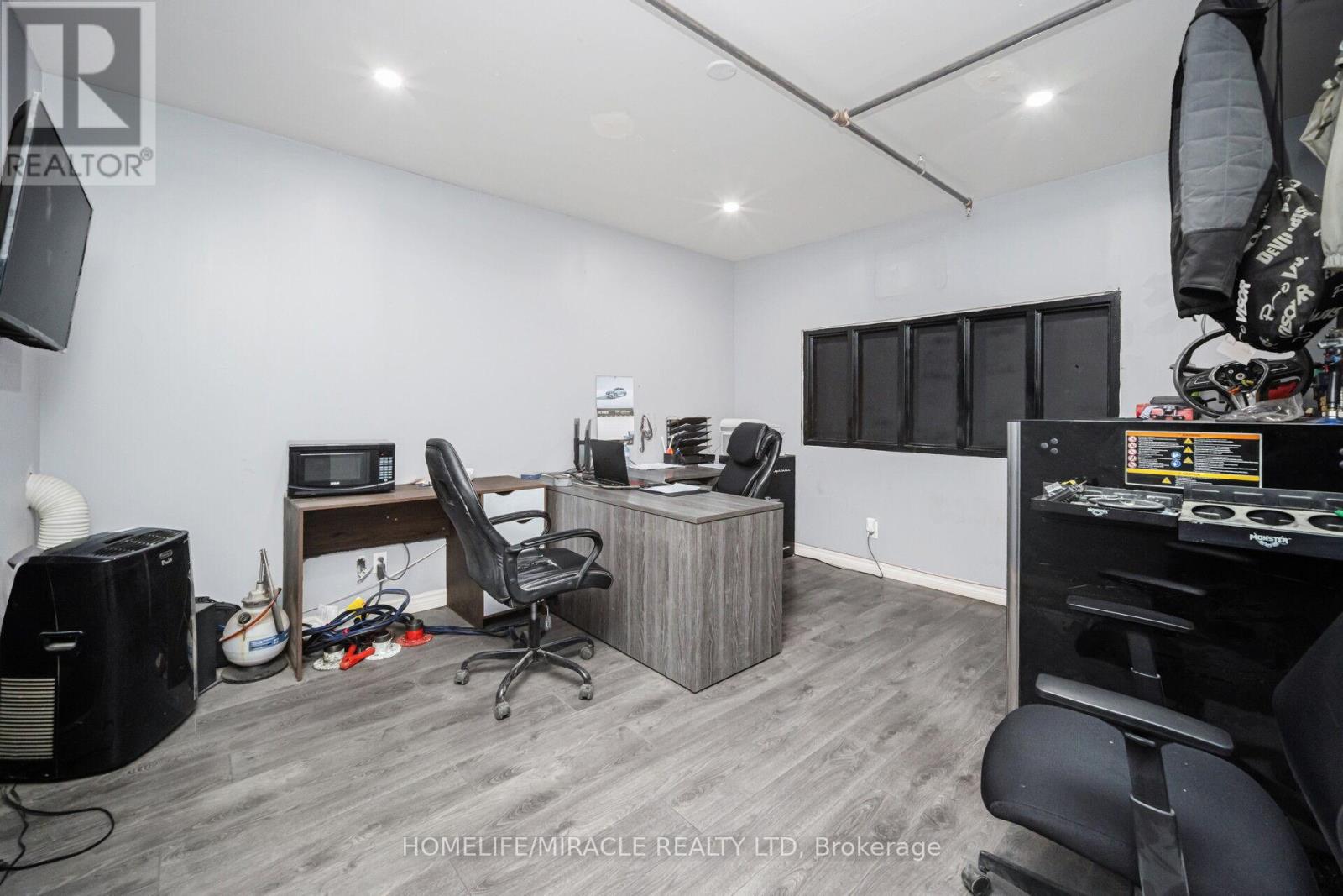 42 Stafford Drive, Brampton, Ontario  L6W 1L4 - Photo 26 - W12669454