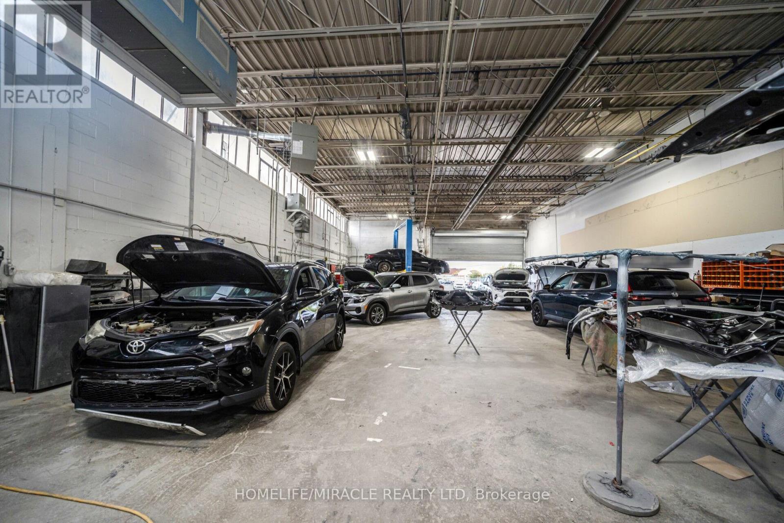 42 Stafford Drive, Brampton, Ontario  L6W 1L4 - Photo 32 - W12669454