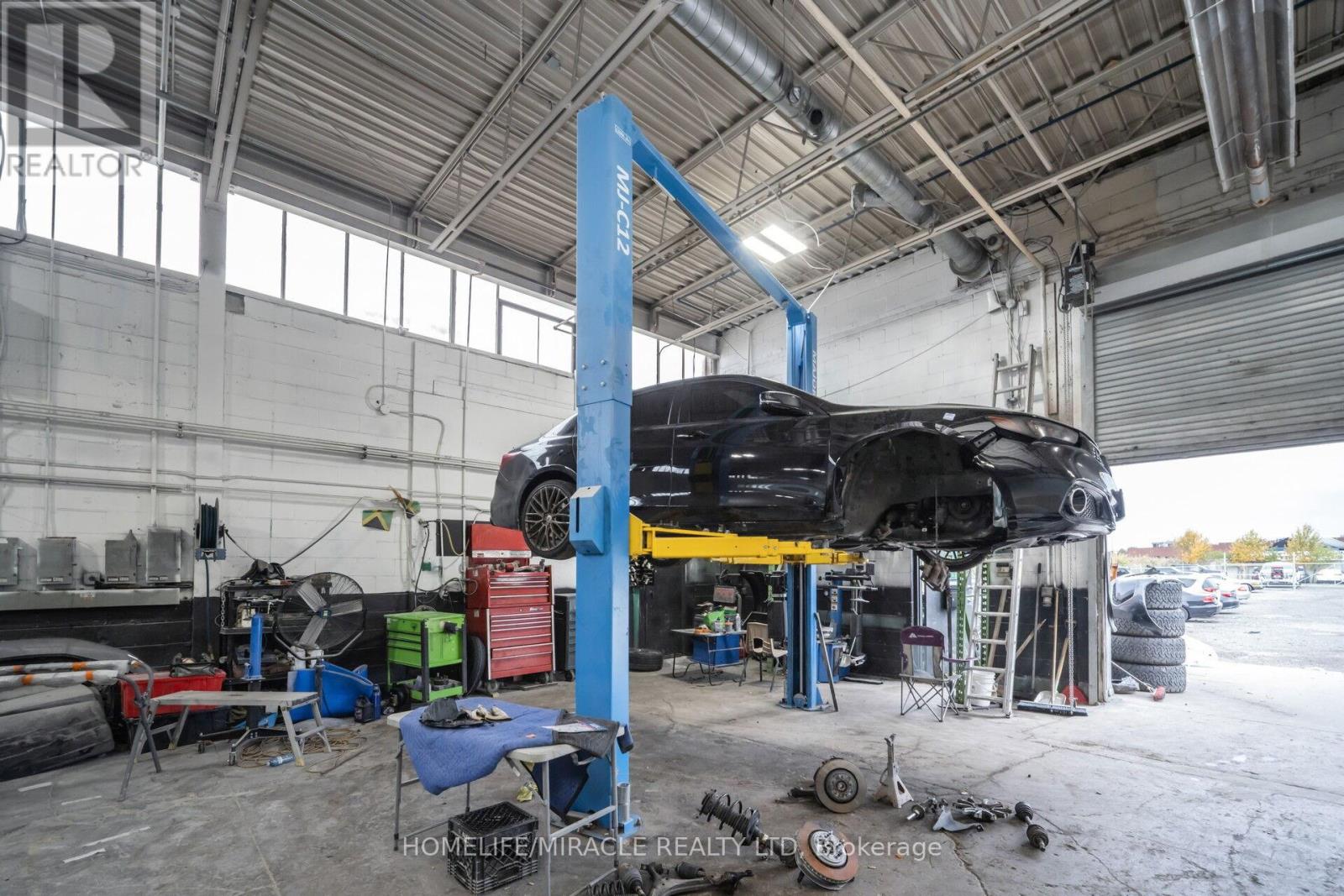 42 Stafford Drive, Brampton, Ontario  L6W 1L4 - Photo 36 - W12669454