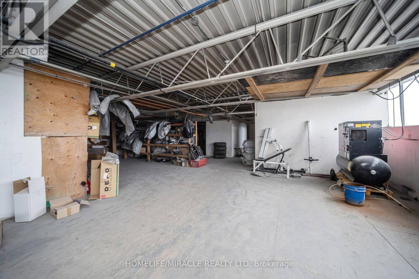 42 Stafford Drive, Brampton, Ontario  L6W 1L4 - Photo 40 - W12669454