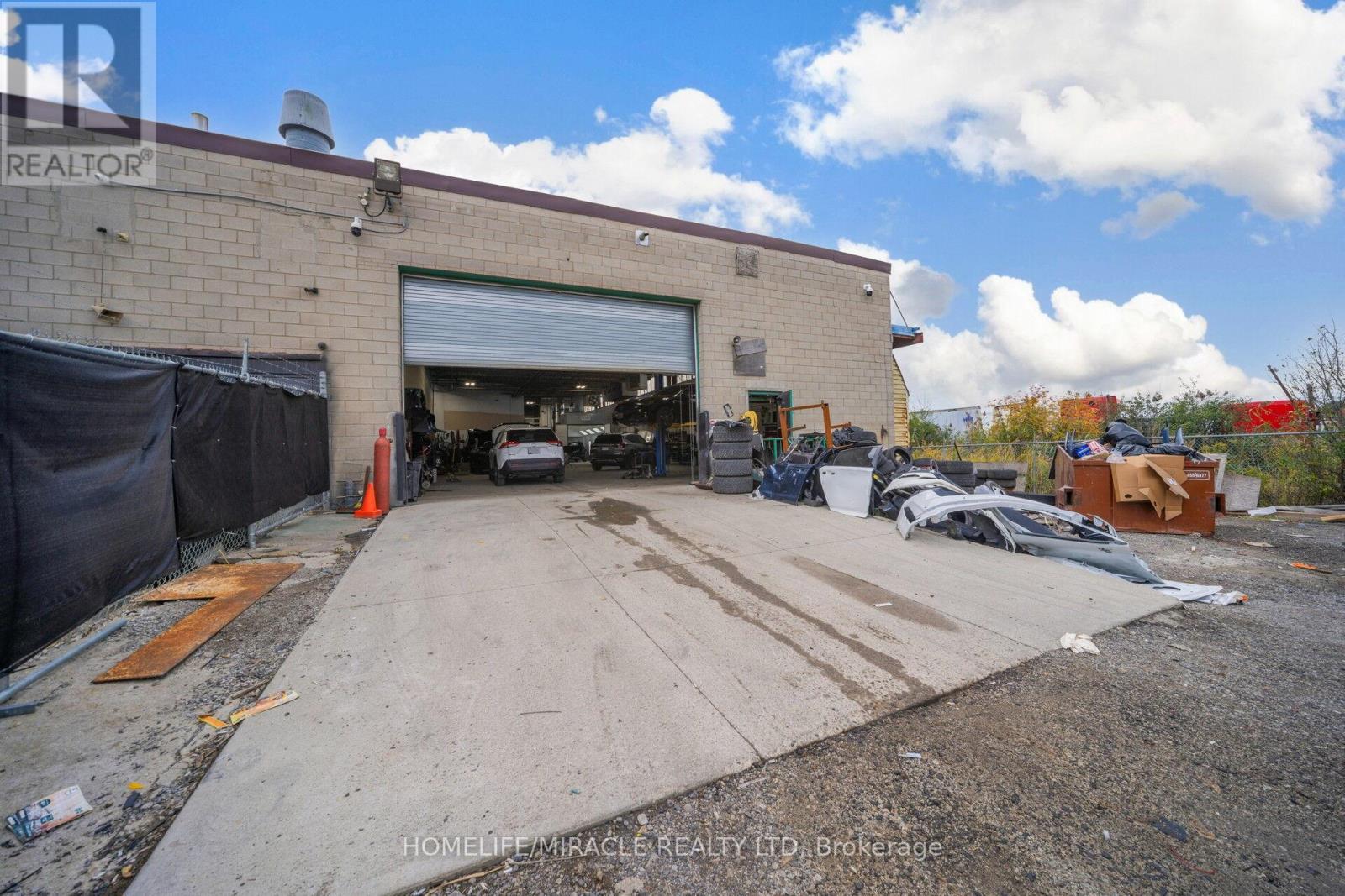 42 Stafford Drive, Brampton, Ontario  L6W 1L4 - Photo 46 - W12669454