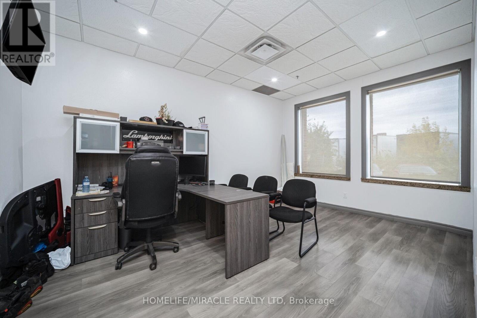 42 Stafford Drive, Brampton, Ontario  L6W 1L4 - Photo 6 - W12669454