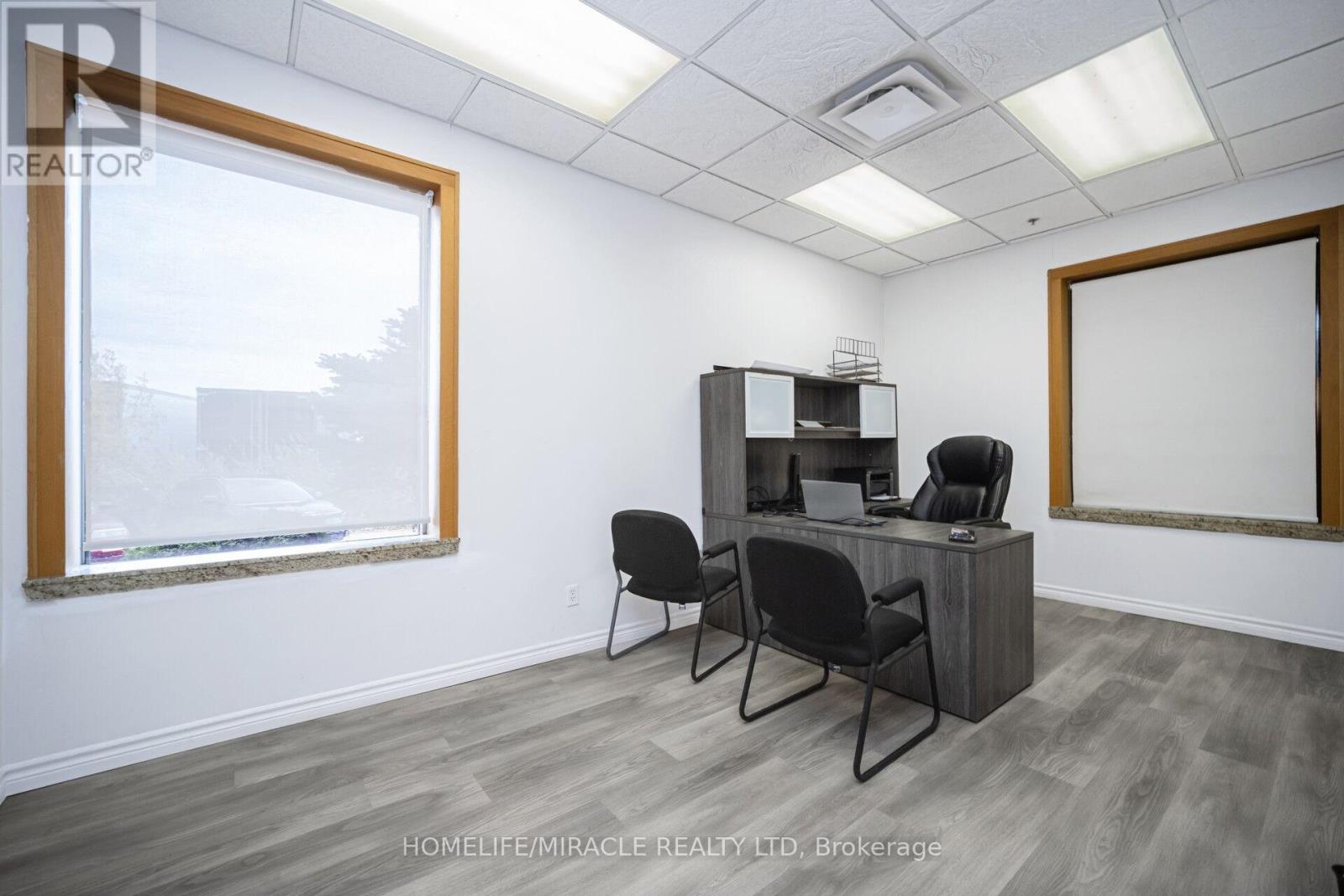 42 Stafford Drive, Brampton, Ontario  L6W 1L4 - Photo 7 - W12669454