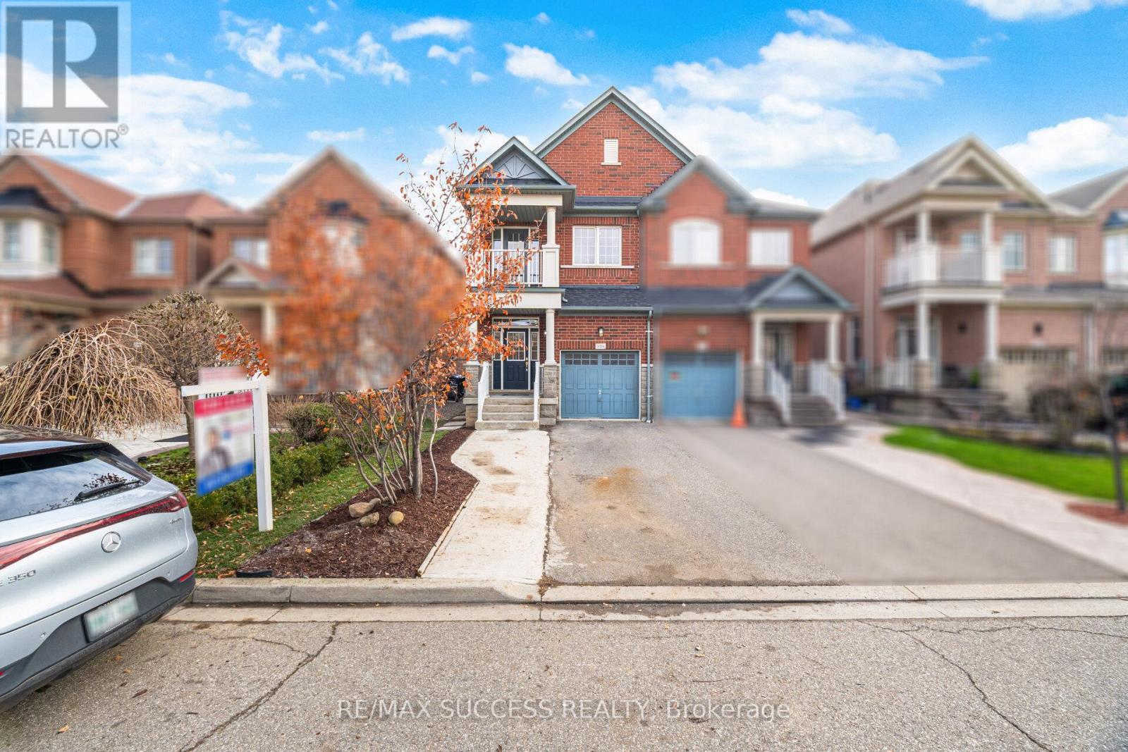 3056 Doyle Street, Mississauga, Ontario  L5M 0M9 - Photo 2 - W12669482