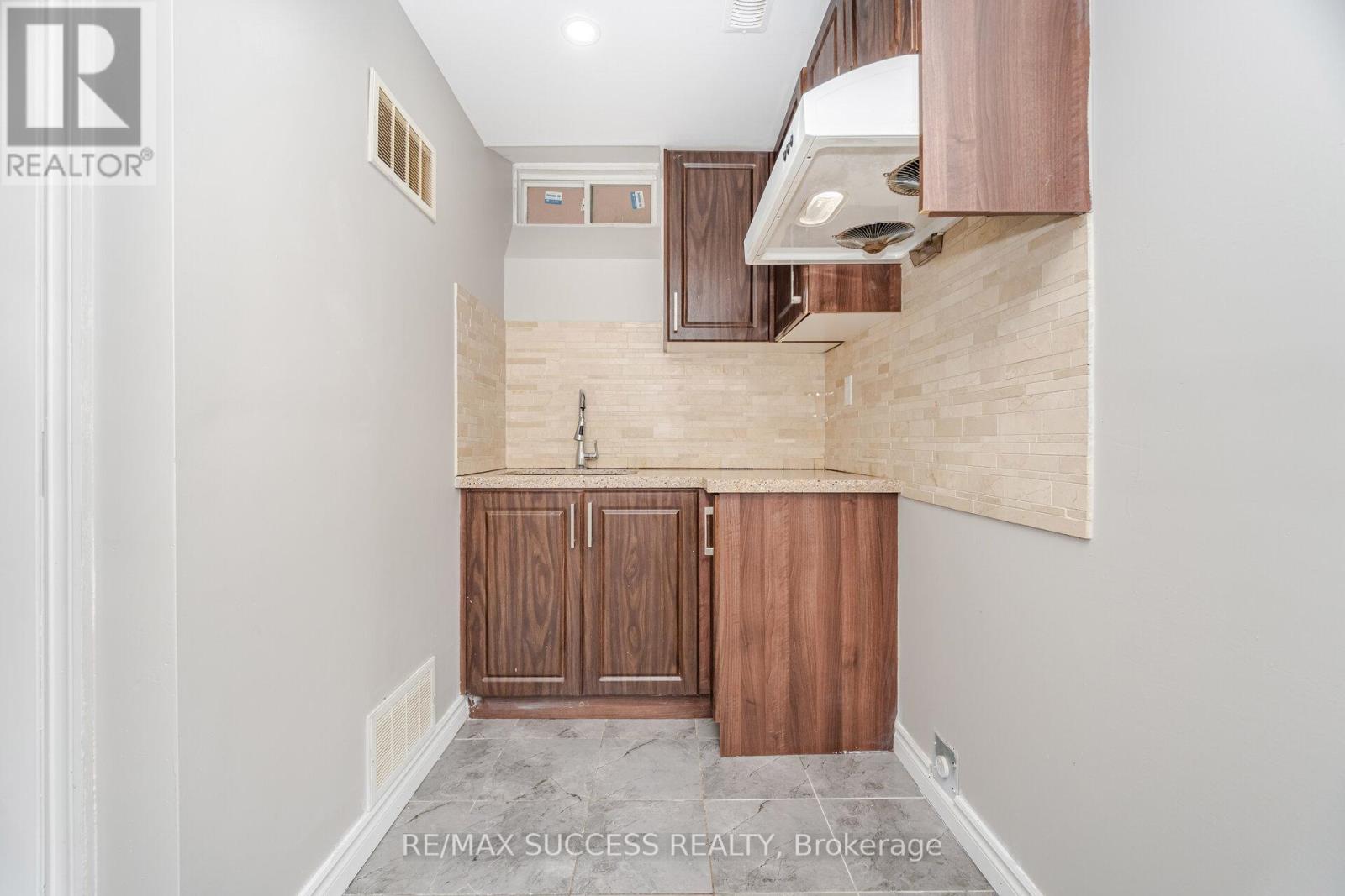 3056 Doyle Street, Mississauga, Ontario  L5M 0M9 - Photo 41 - W12669482