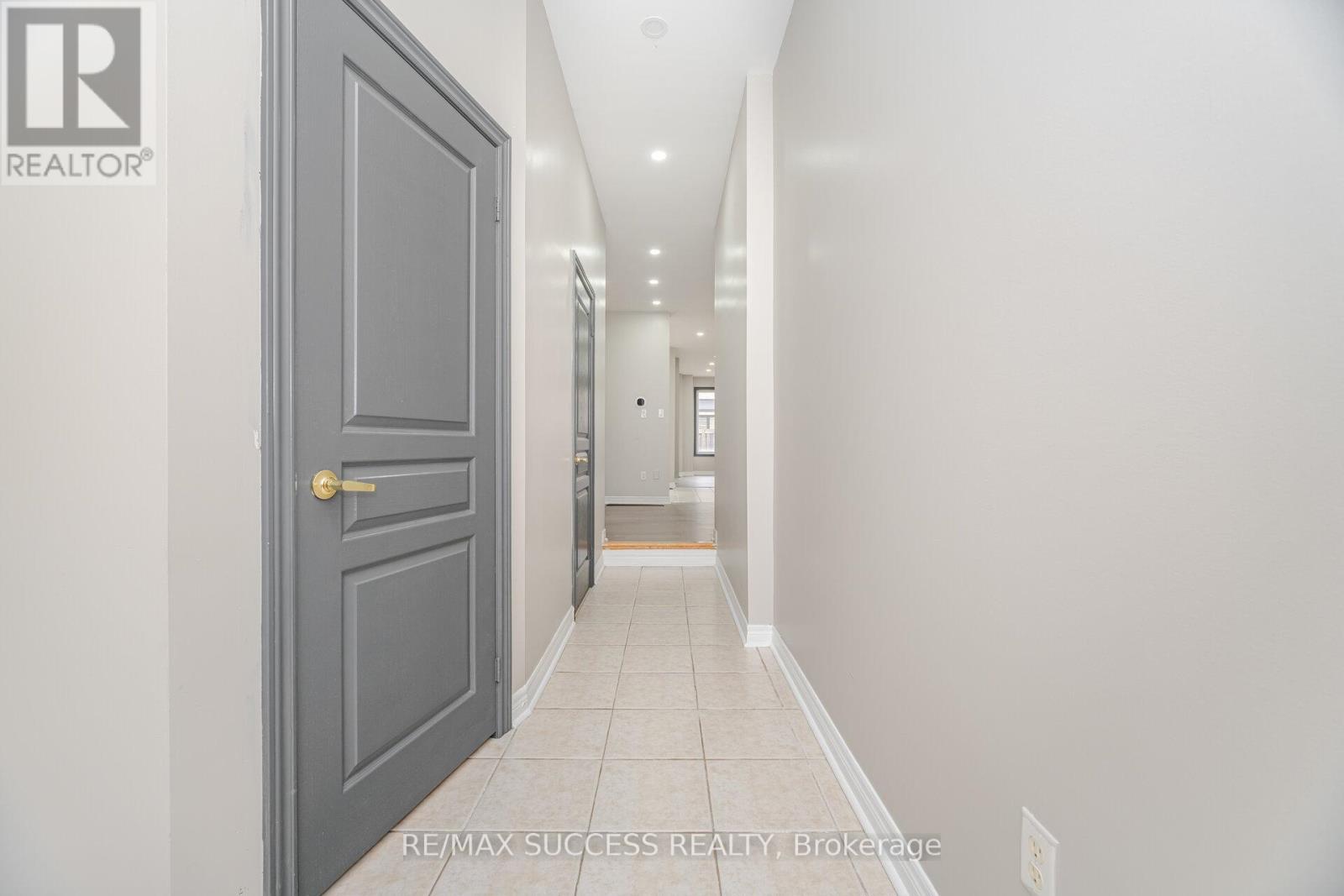 3056 Doyle Street, Mississauga, Ontario  L5M 0M9 - Photo 6 - W12669482