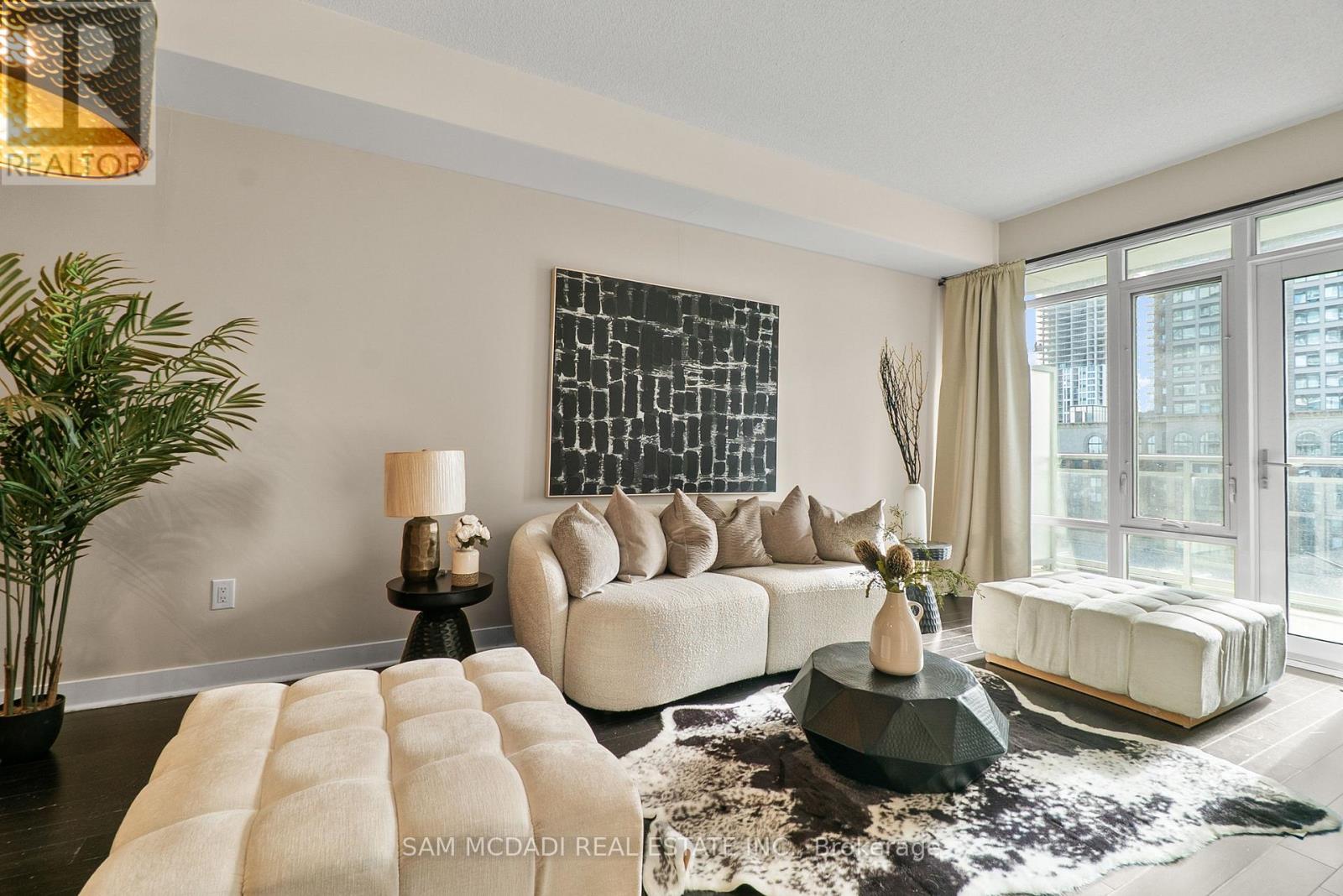 707 - 360 Square One Drive N, Mississauga, Ontario  L5B 0G7 - Photo 1 - W12669490