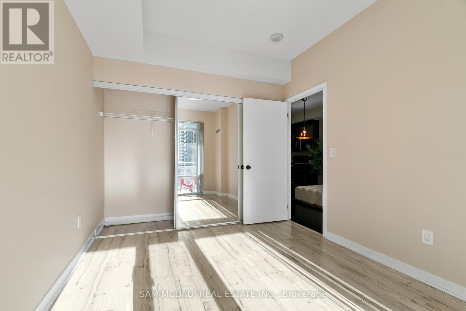 707 - 360 Square One Drive N, Mississauga, Ontario  L5B 0G7 - Photo 13 - W12669490
