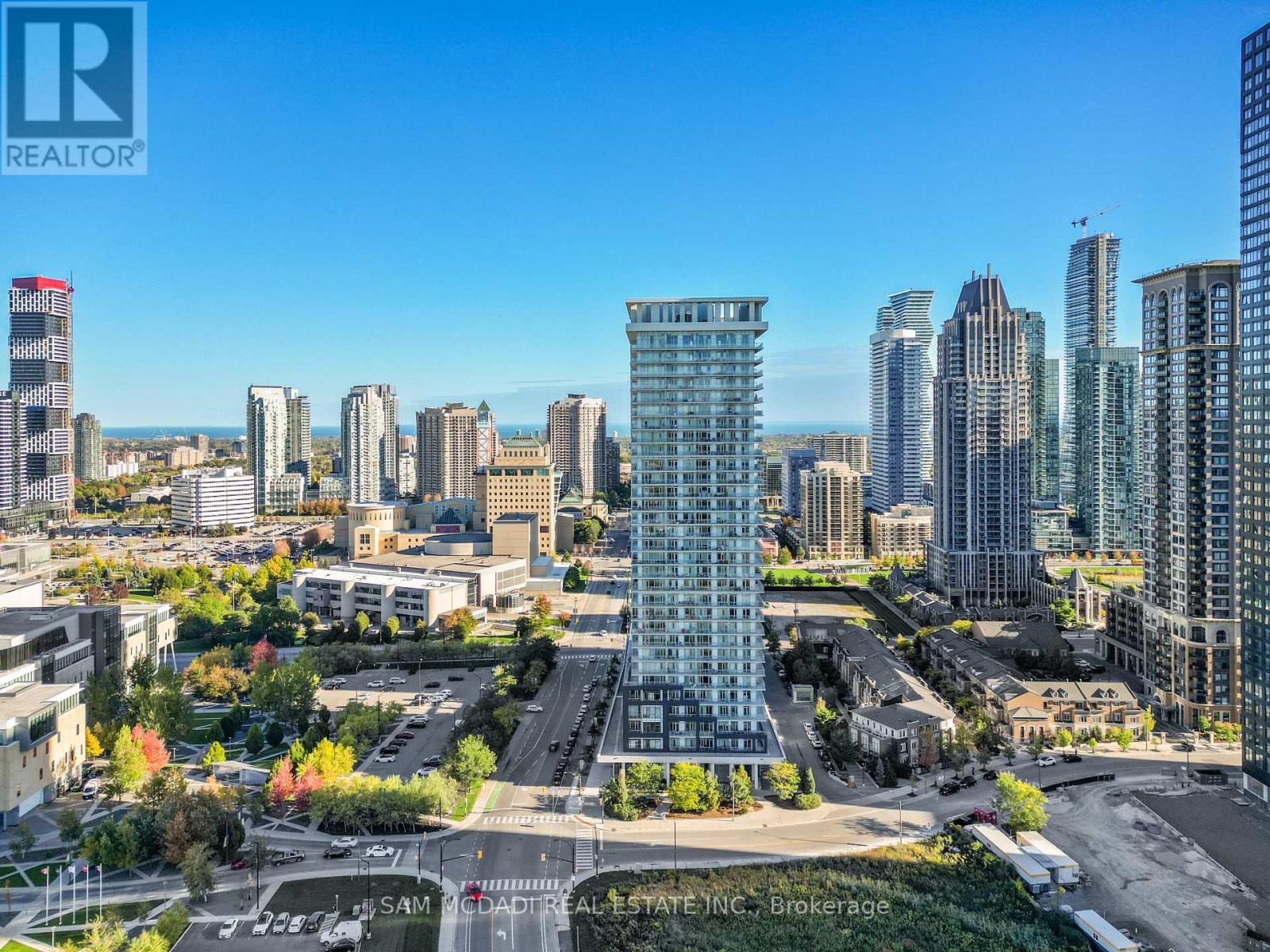 707 - 360 Square One Drive N, Mississauga, Ontario  L5B 0G7 - Photo 2 - W12669490