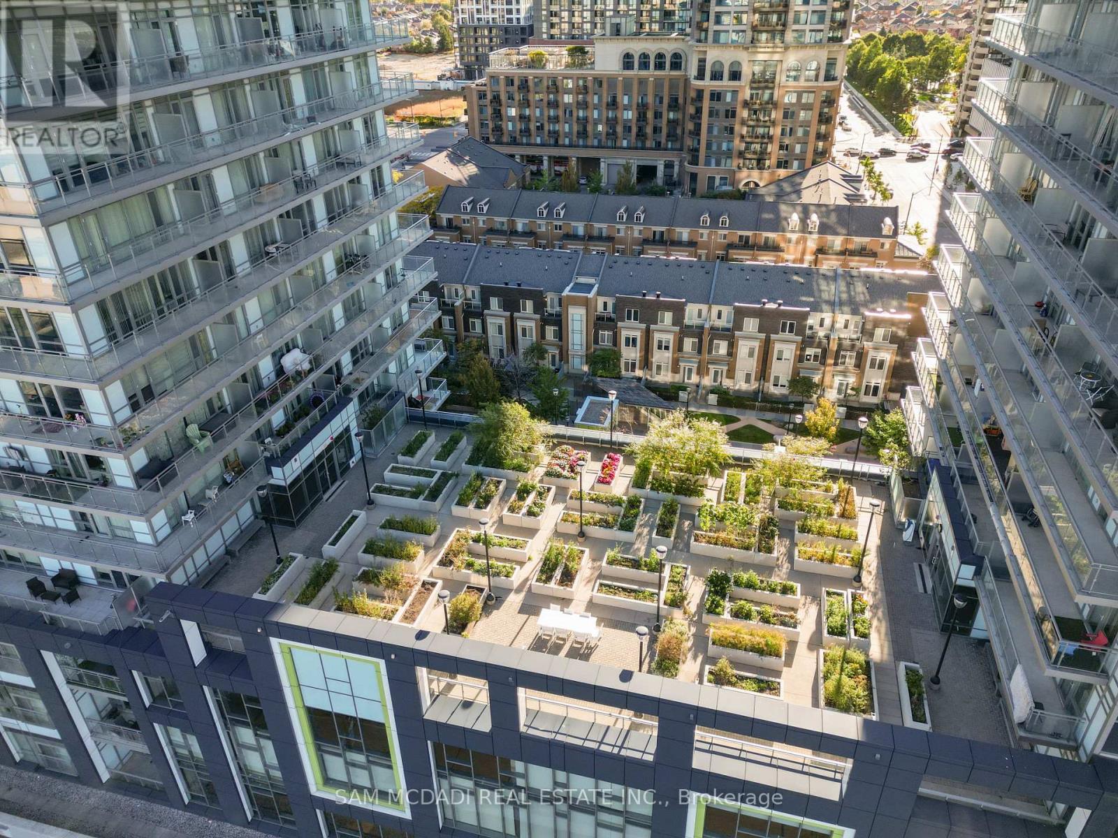 707 - 360 Square One Drive N, Mississauga, Ontario  L5B 0G7 - Photo 4 - W12669490