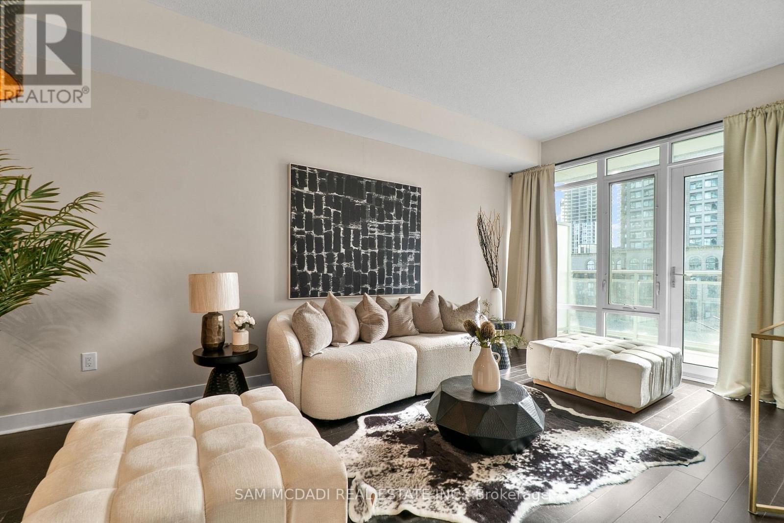 707 - 360 Square One Drive N, Mississauga, Ontario  L5B 0G7 - Photo 8 - W12669490