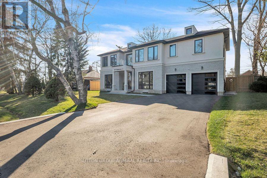 1377 Rometown Drive, Mississauga, Ontario  L5E 2T5 - Photo 4 - W12669542