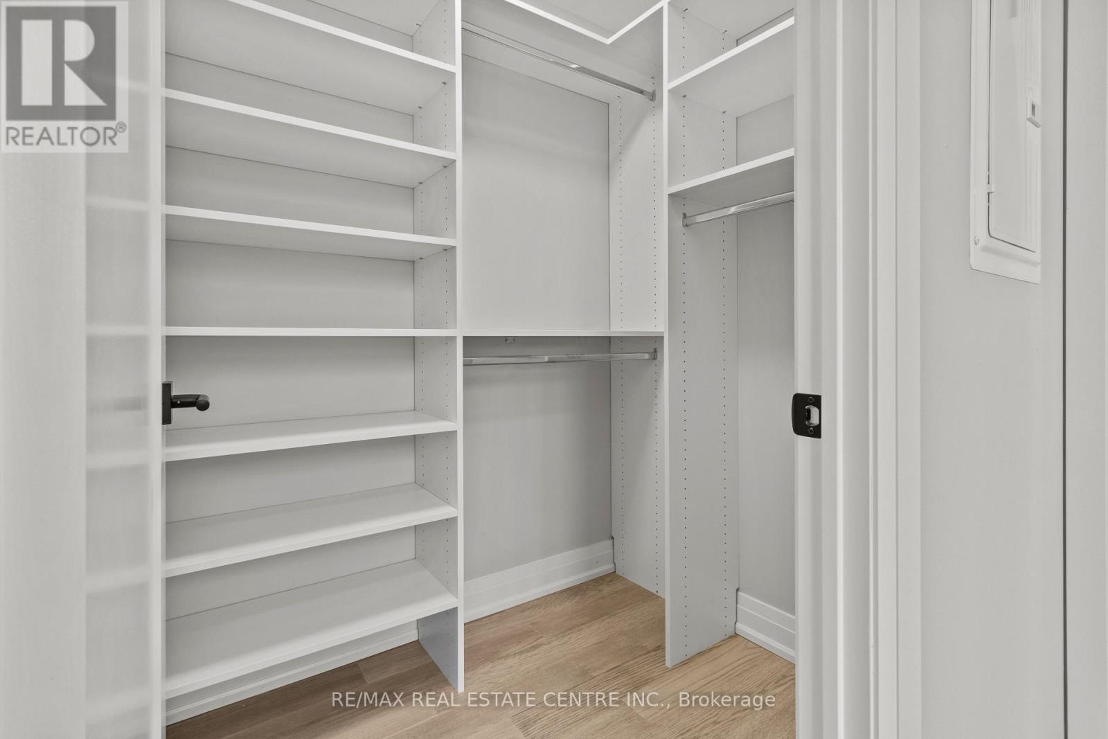 111 - 3265 Carding Mill Trail, Oakville, Ontario  L6M 0W6 - Photo 10 - W12669548