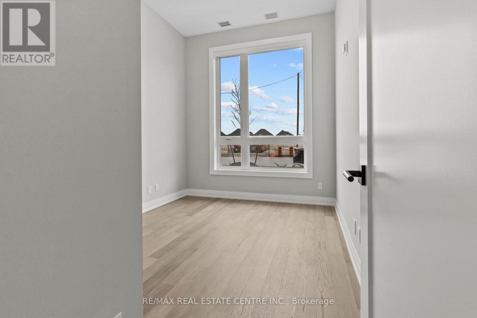 111 - 3265 Carding Mill Trail, Oakville, Ontario  L6M 0W6 - Photo 11 - W12669548