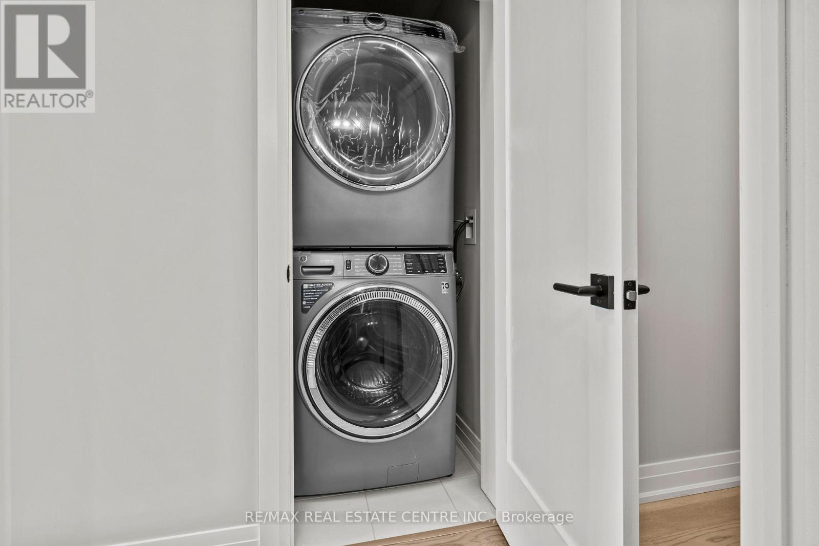 111 - 3265 Carding Mill Trail, Oakville, Ontario  L6M 0W6 - Photo 15 - W12669548