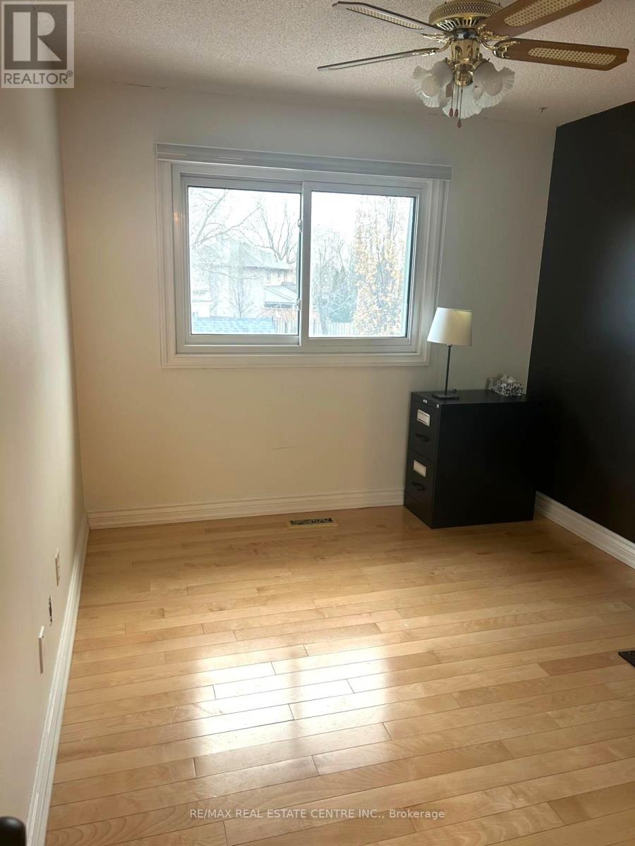 874 Childs Drive, Milton, Ontario  L9T 4J6 - Photo 18 - W12669556