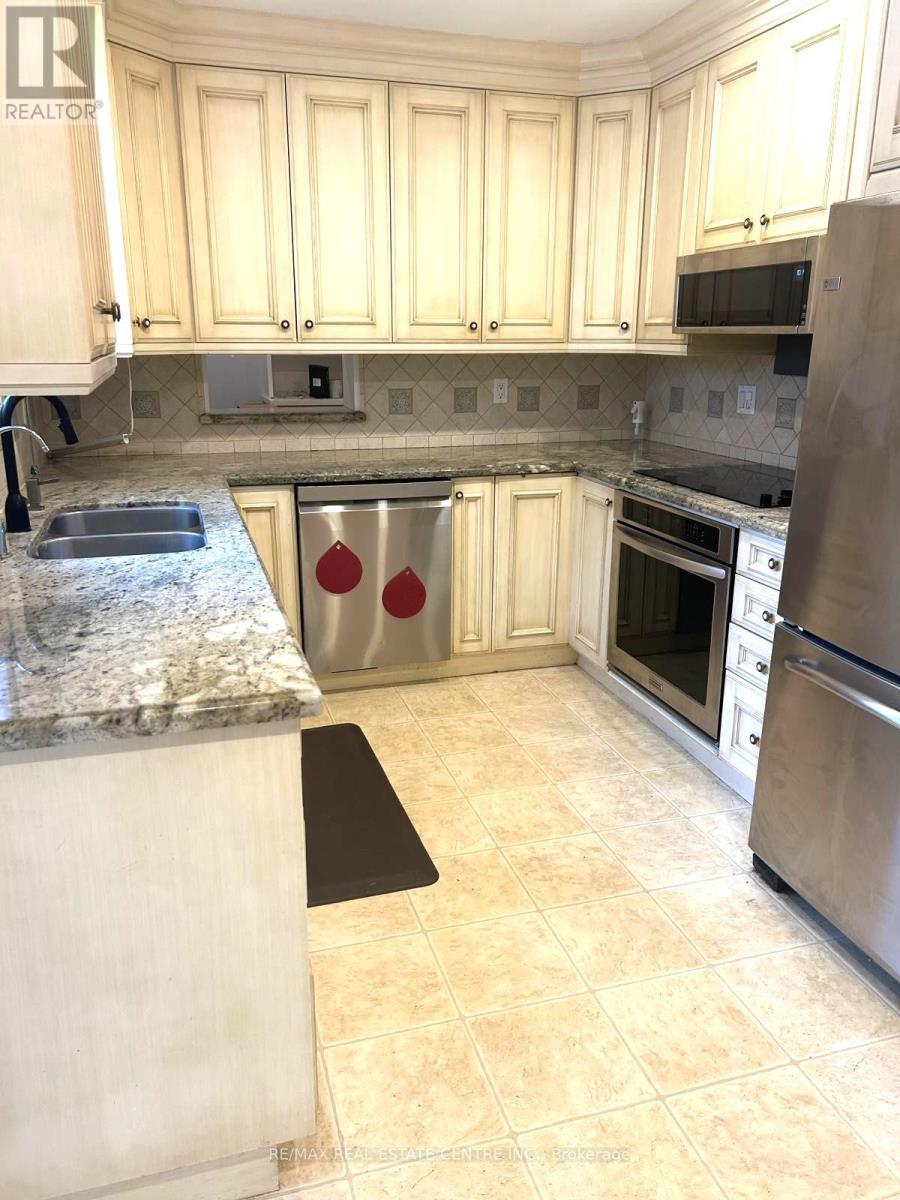 874 Childs Drive, Milton, Ontario  L9T 4J6 - Photo 8 - W12669556