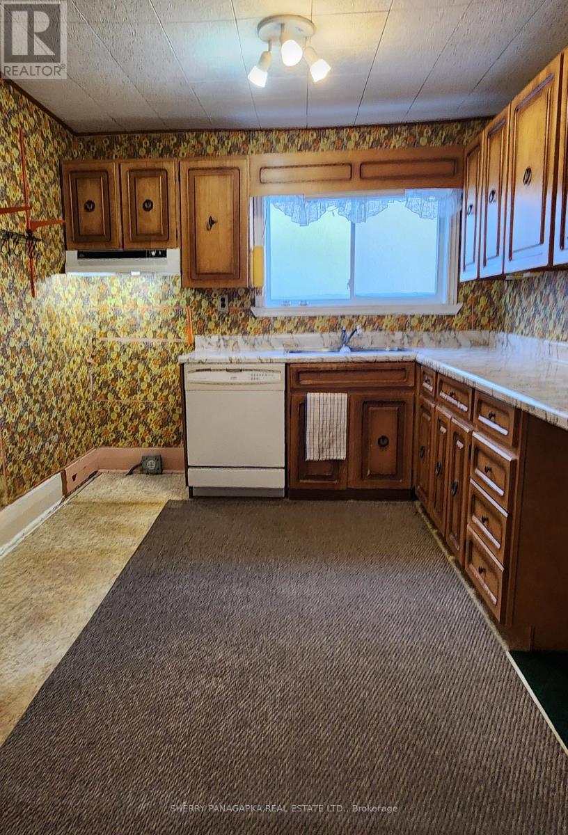 9 Woods Street, Kirkland Lake, Ontario  P2N 3B5 - Photo 13 - T12665718