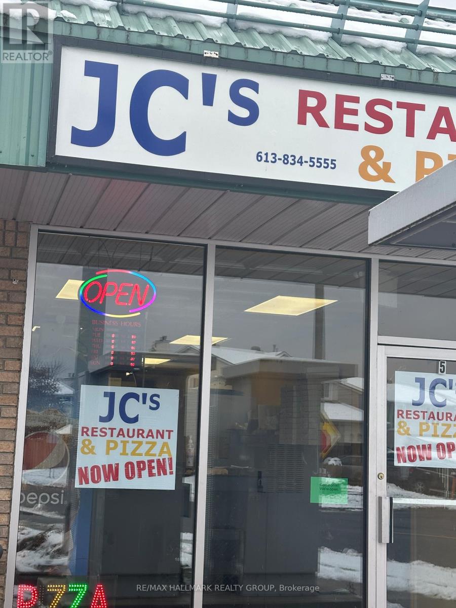 8154 Jeanne-D'arc Blvd N Boulevard, Ottawa, Ontario  K1E 2H5 - Photo 6 - X12570016