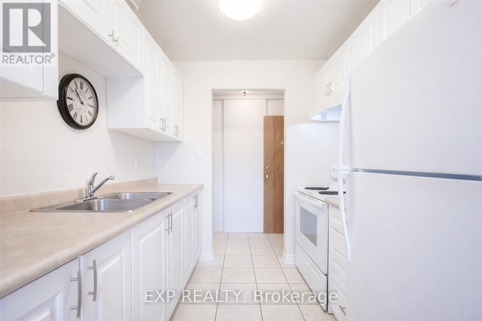 8 - 527 Parkside Drive, Waterloo, Ontario  N2L 4X7 - Photo 11 - X12669468